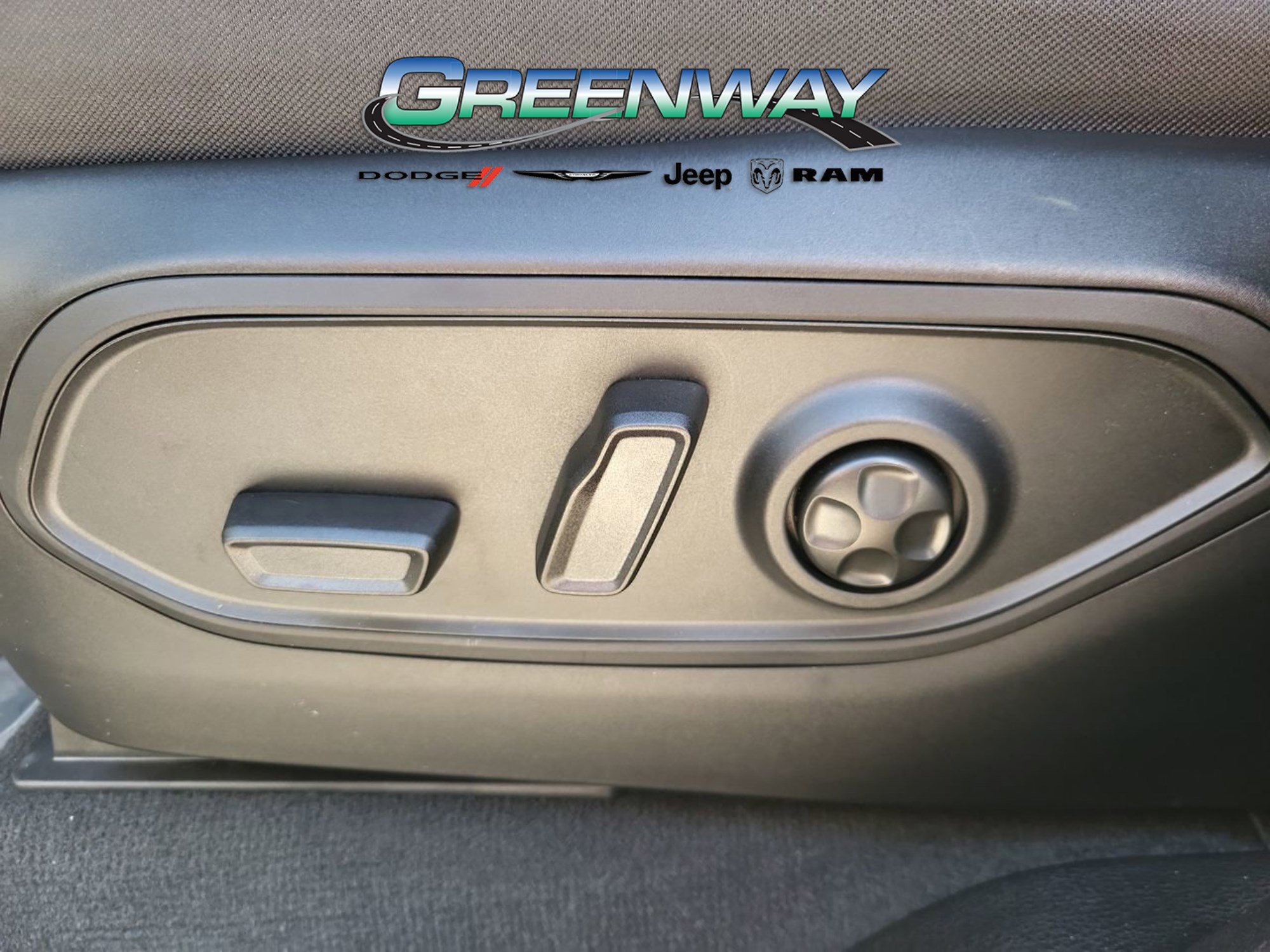 New 2025 Jeep Grand Cherokee Laredo X image 17