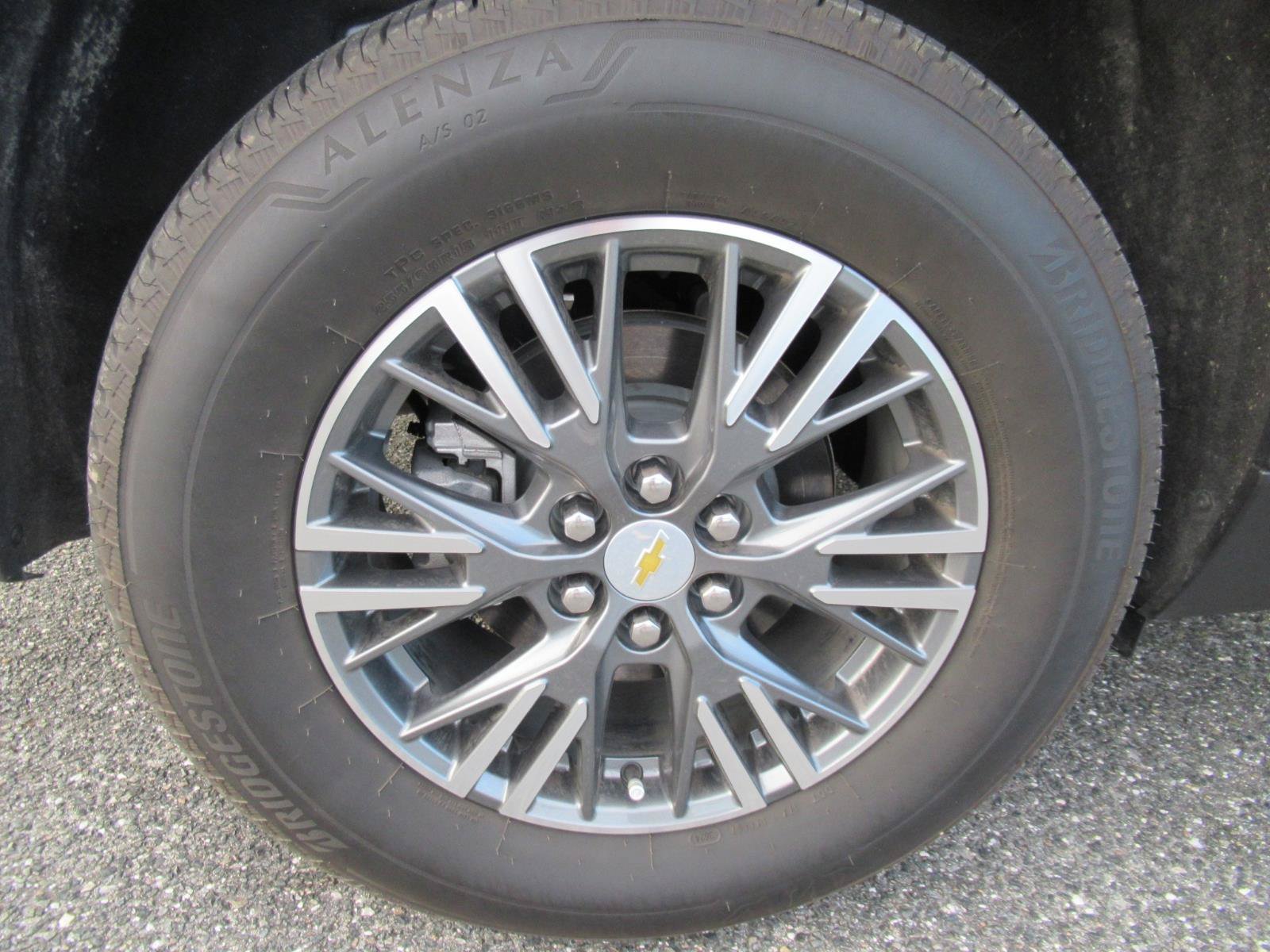 Used 2024 Chevrolet Traverse LT w/ Enhanced Driving Package FWD image 9