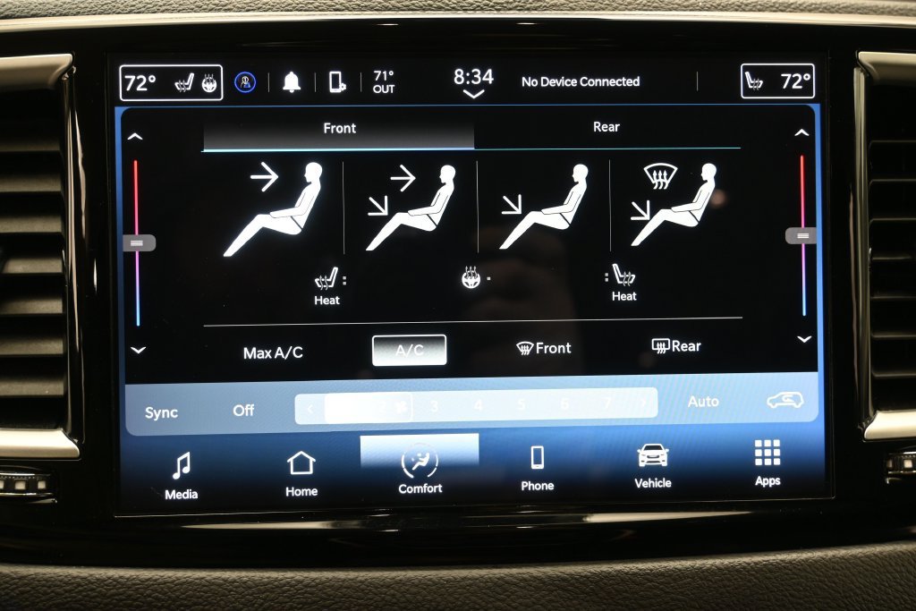 Used 2024 Chrysler Pacifica Touring-L FWD image 18