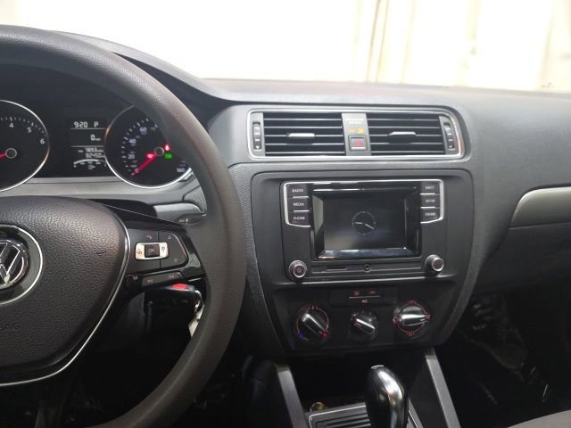 Used 2017 Volkswagen Jetta S image 17