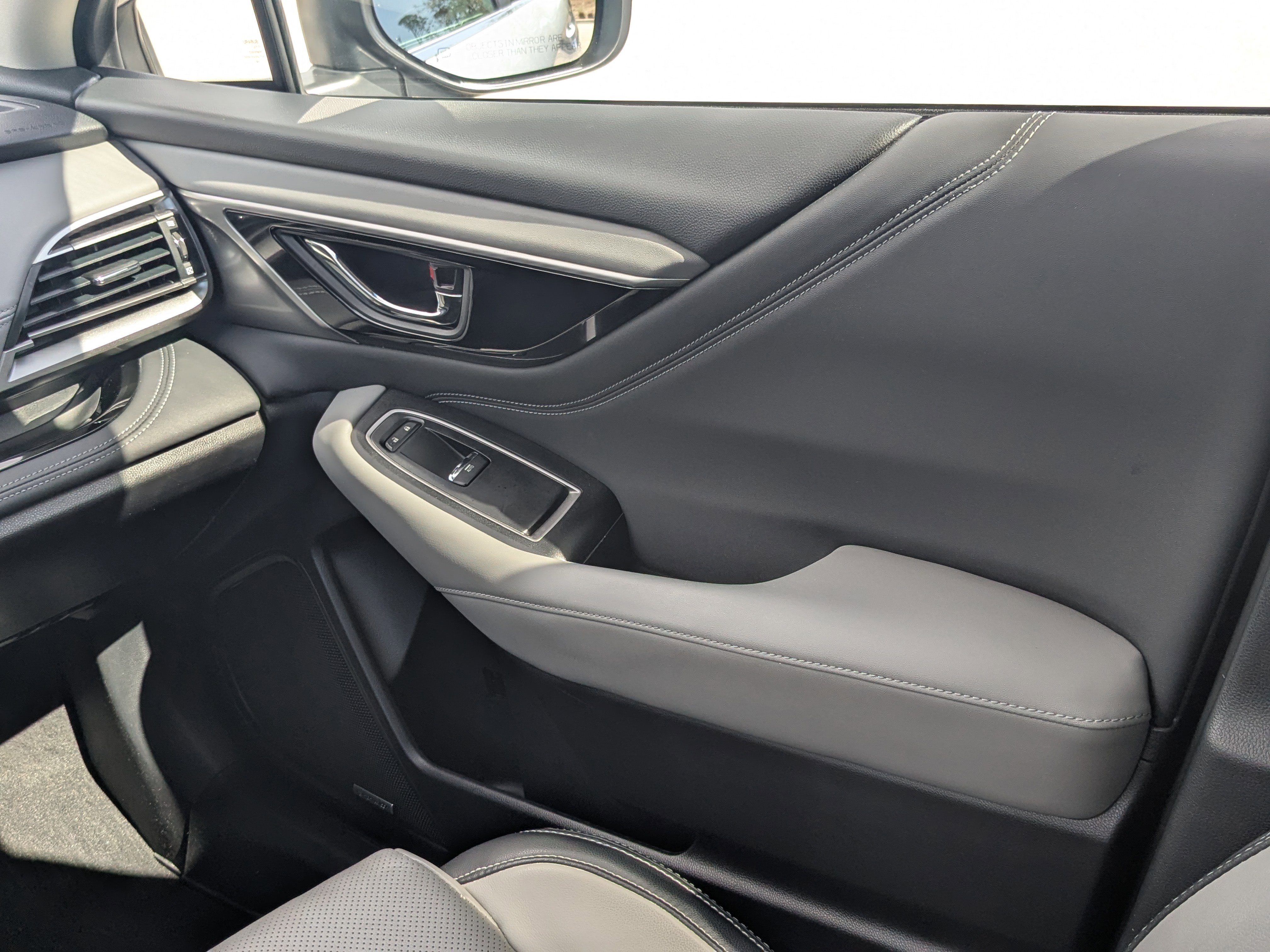 Used 2020 Subaru Outback Limited image 21