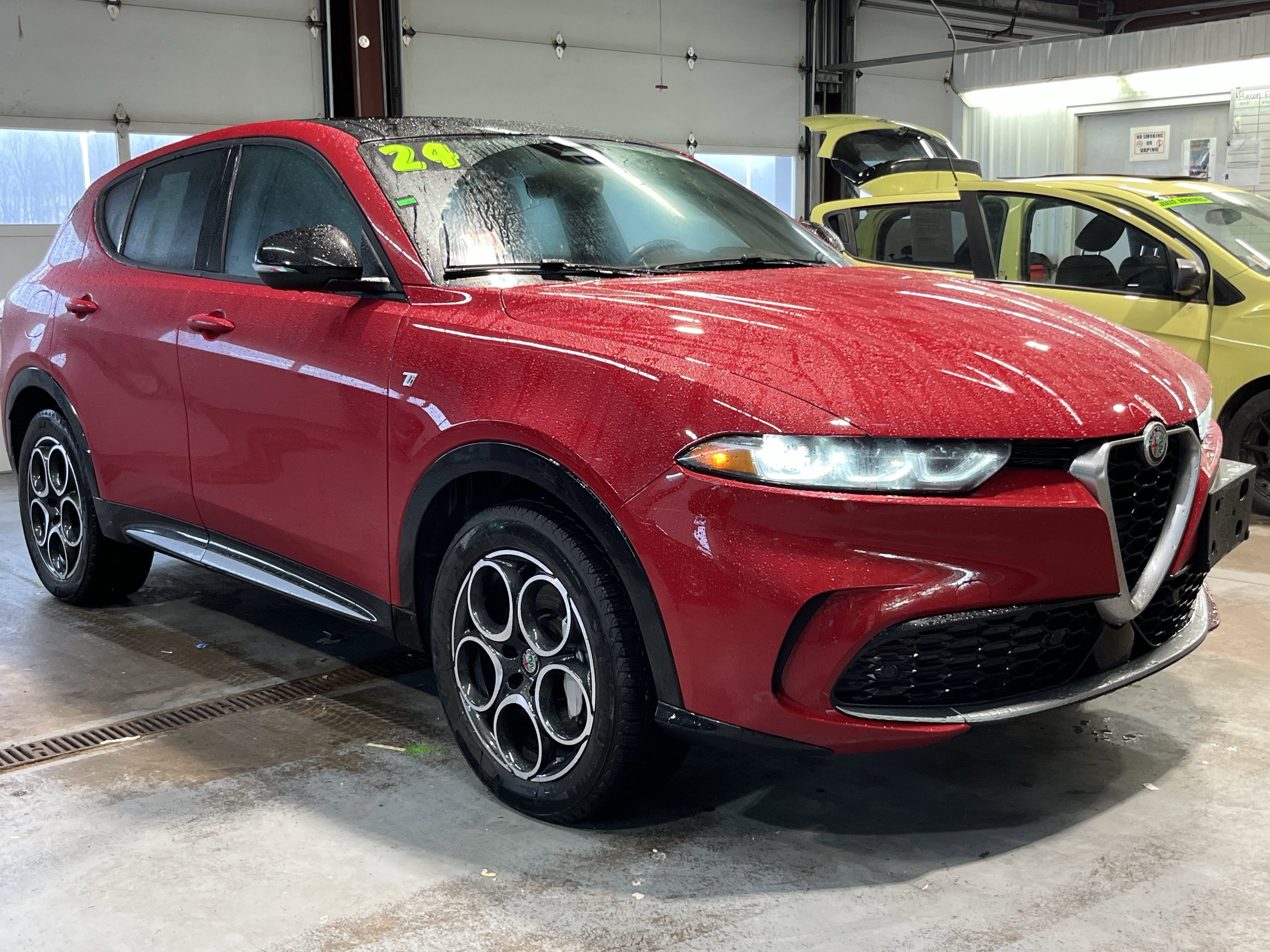 Used 2024 Alfa Romeo Tonale Ti w/ Premium Interior Package image 1