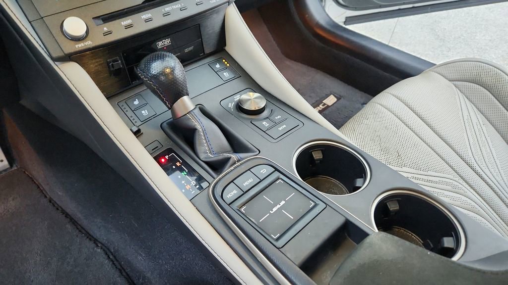 Used 2015 Lexus RC F image 32