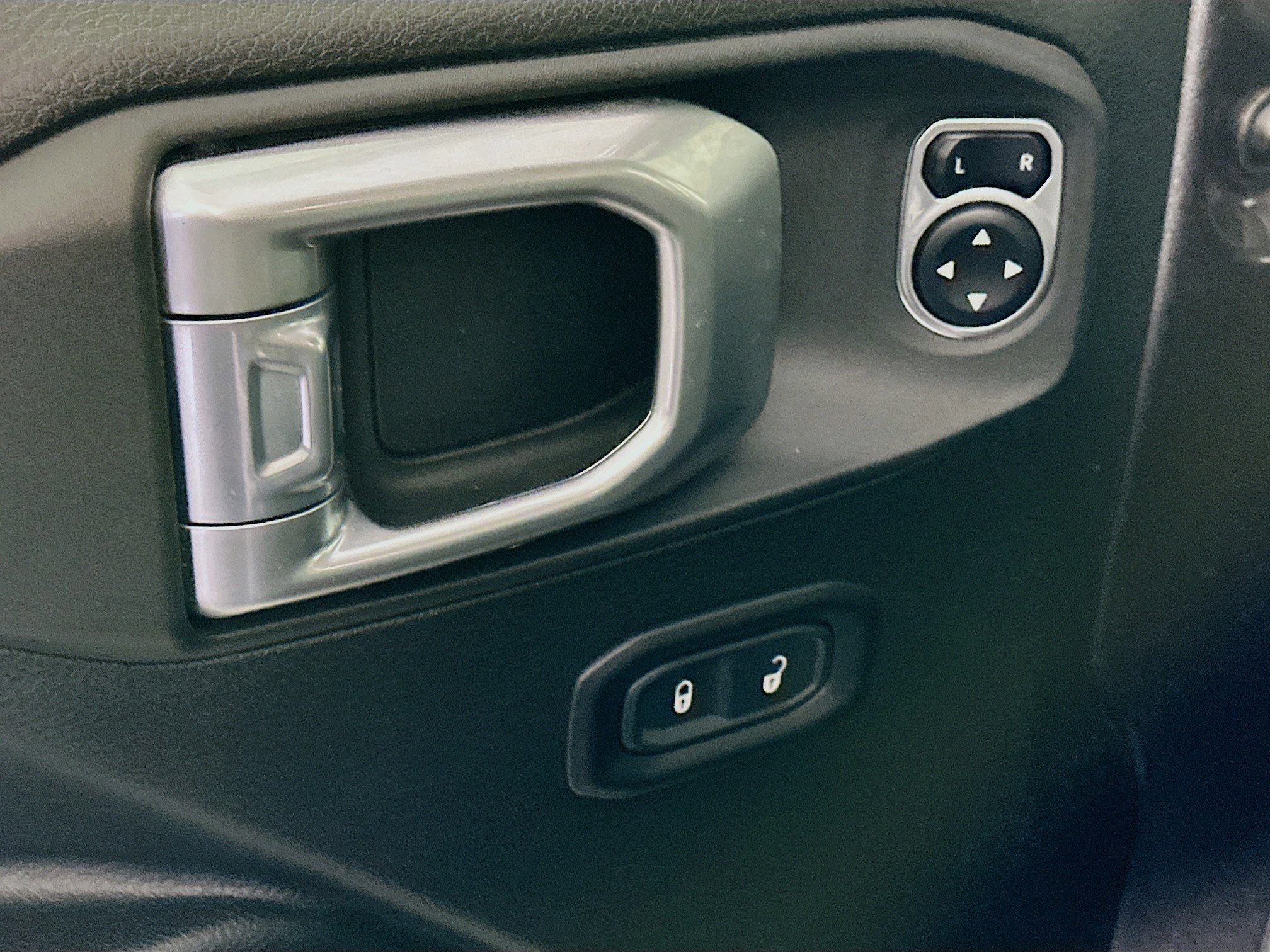 Used 2022 Jeep Wrangler Willys image 15