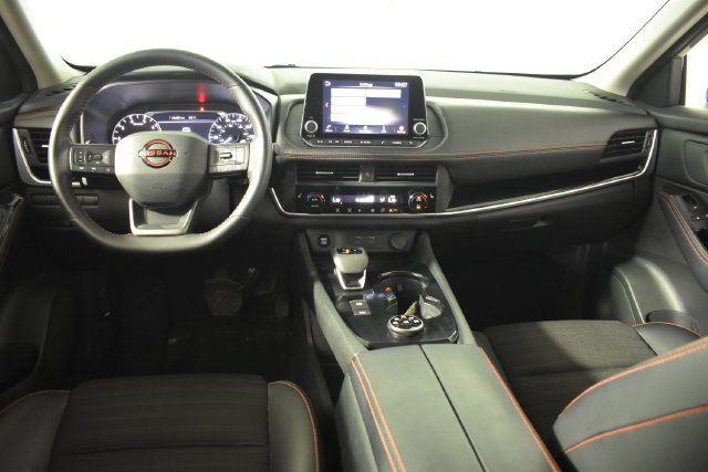 Certified 2025 Nissan Rogue SV AWD/4WD image 26