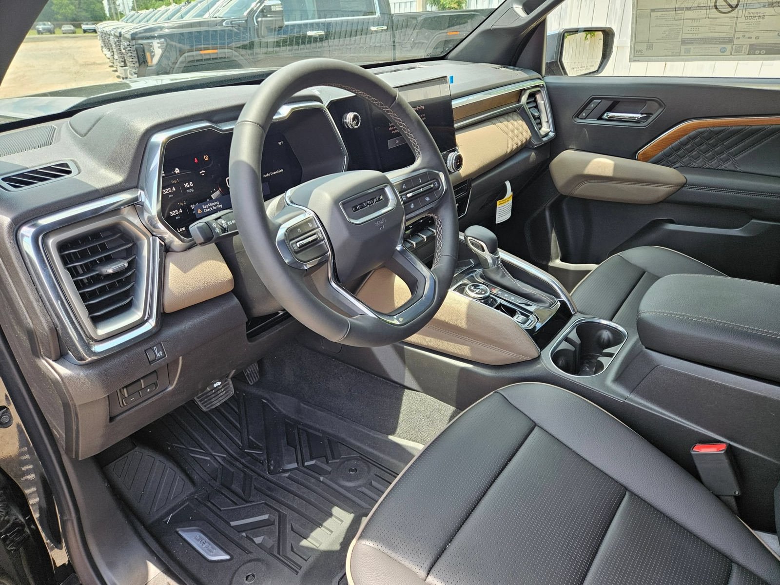New 2026 GMC Canyon Denali w/ LPO, Denali Black Edition AWD/4WD image 10