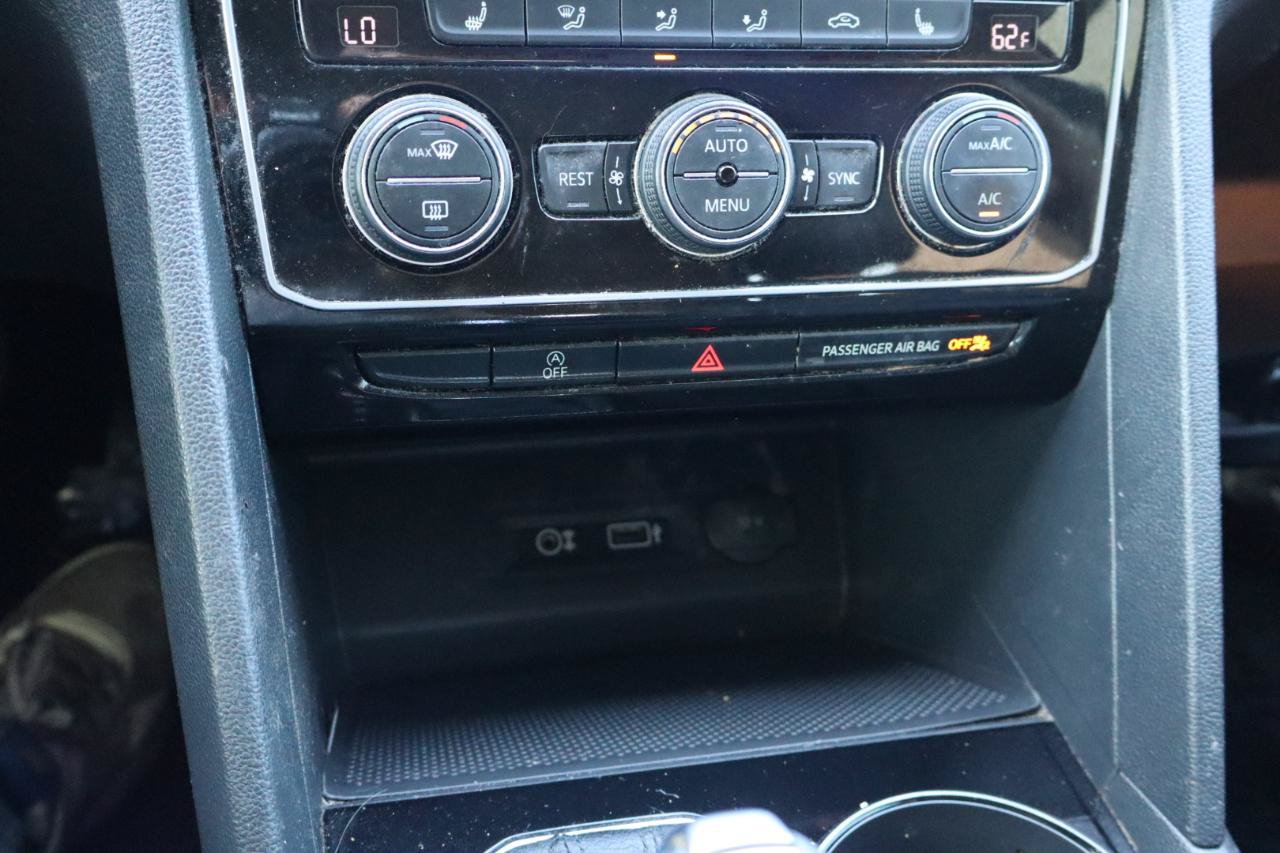 Used 2018 Volkswagen Atlas SEL FWD image 22