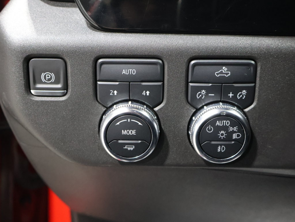 Used 2024 GMC Sierra 1500 Elevation w/ LPO, Elevation Black Package AWD/4WD image 33