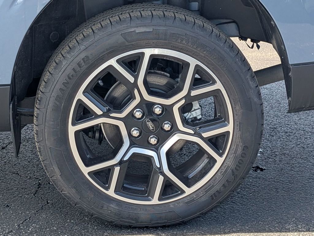 New 2025 Ford Maverick Lariat AWD/4WD image 16