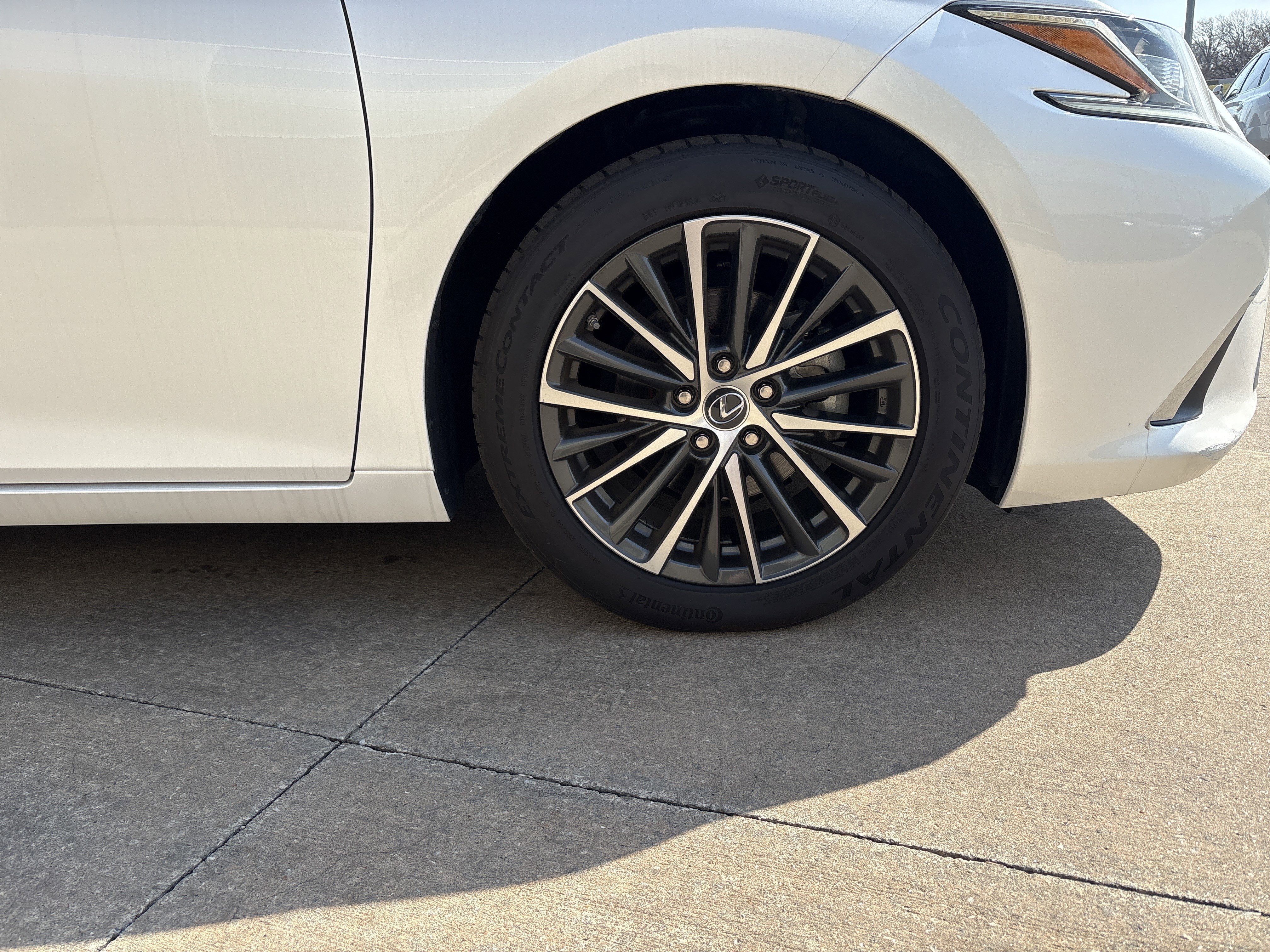 Certified 2022 Lexus ES 250 w/ Premium Package image 13