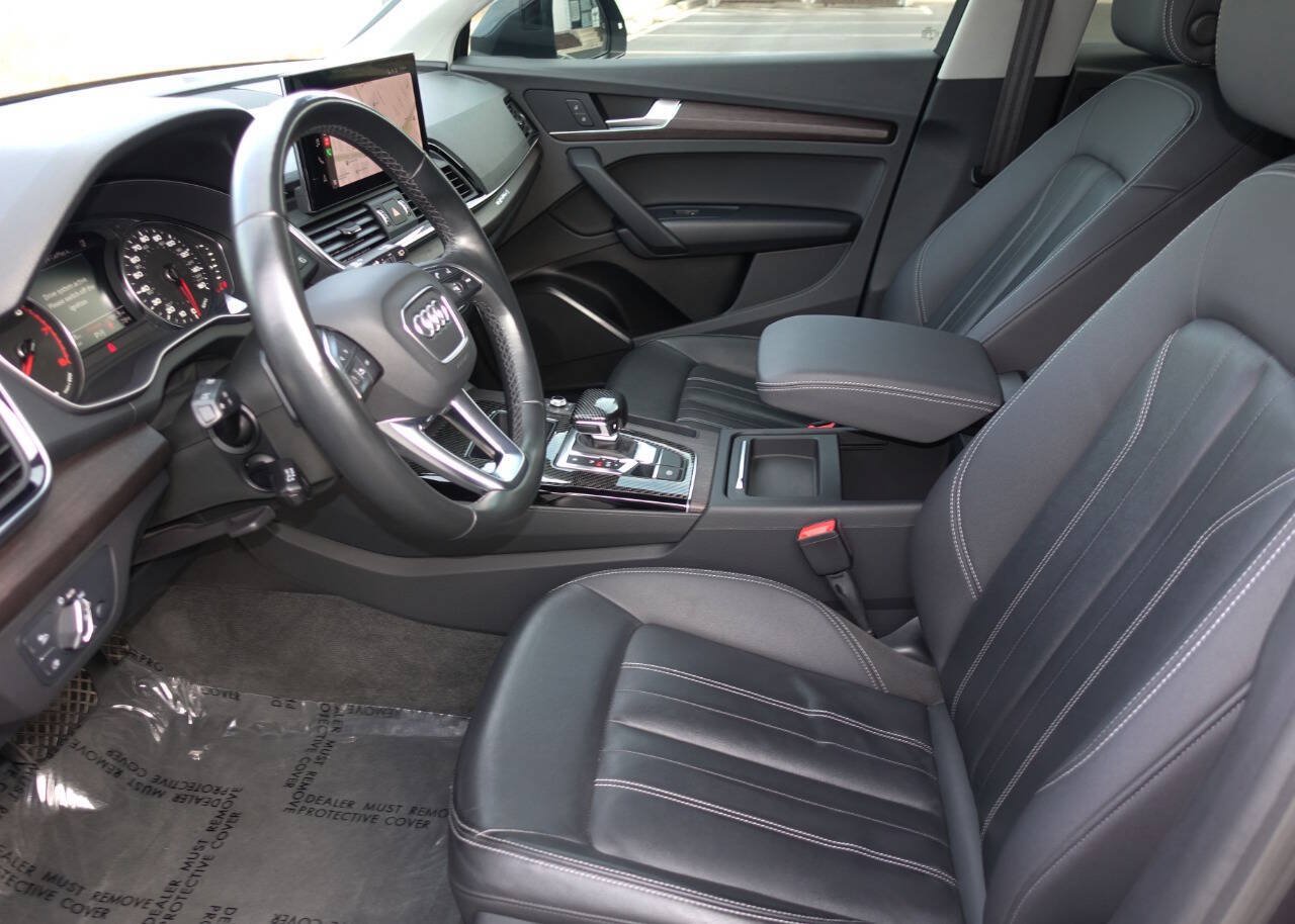 Used 2021 Audi Q5 2.0T Premium w/ Convenience Package AWD/4WD image 28