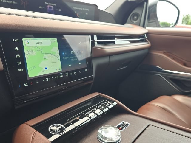 Used 2025 Lincoln Navigator L Reserve AWD/4WD image 34