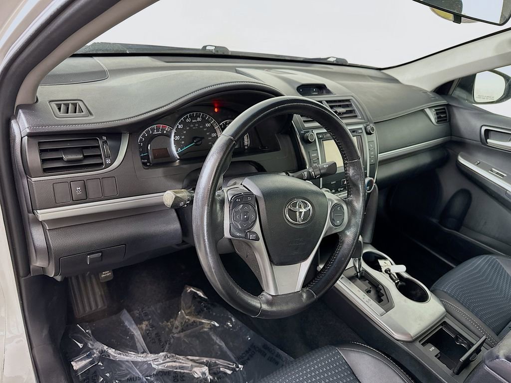 Used 2013 Toyota Camry SE image 14