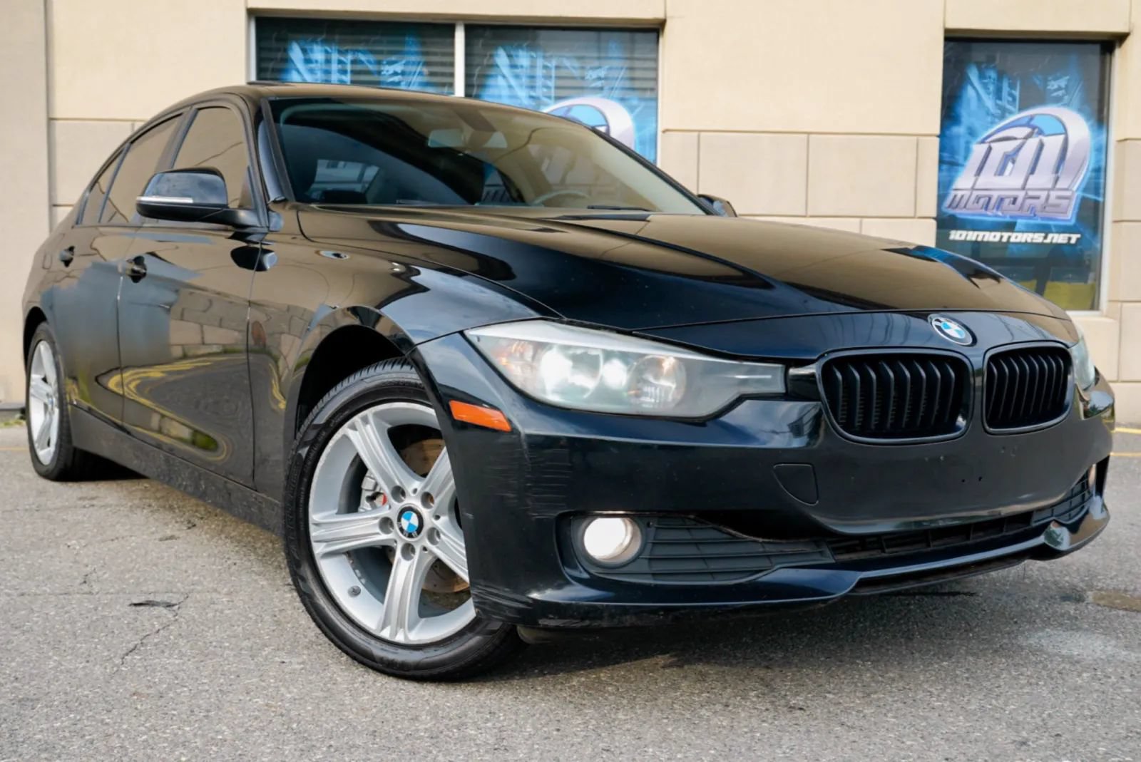 Used 2014 BMW 320i xDrive Sedan AWD/4WD image 3