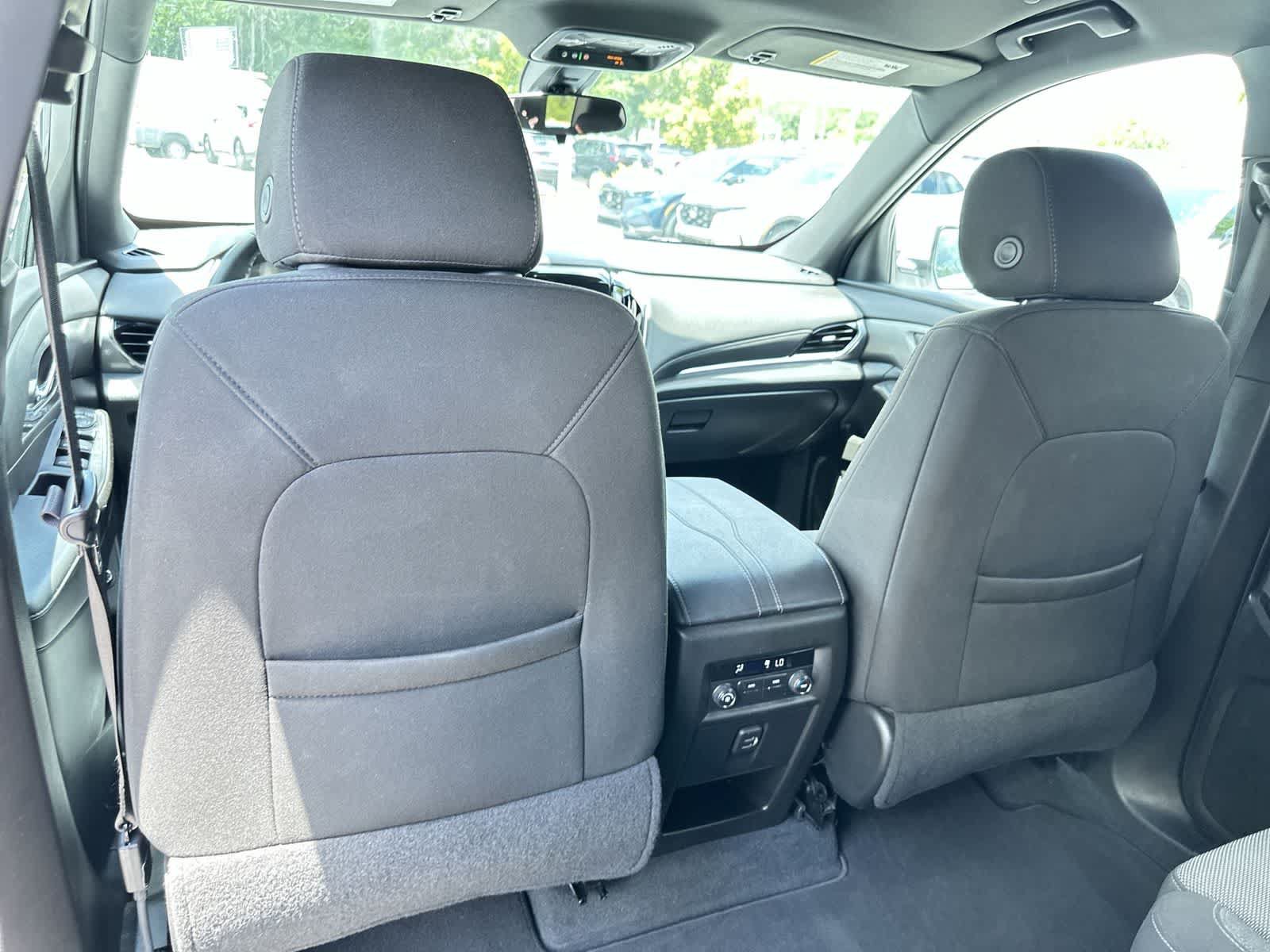 Used 2023 Chevrolet Traverse LT FWD image 13