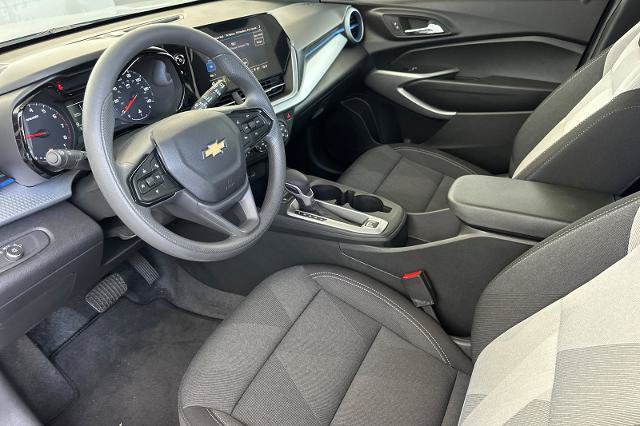 New 2026 Chevrolet Trax LS w/ LS Convenience Package FWD image 10