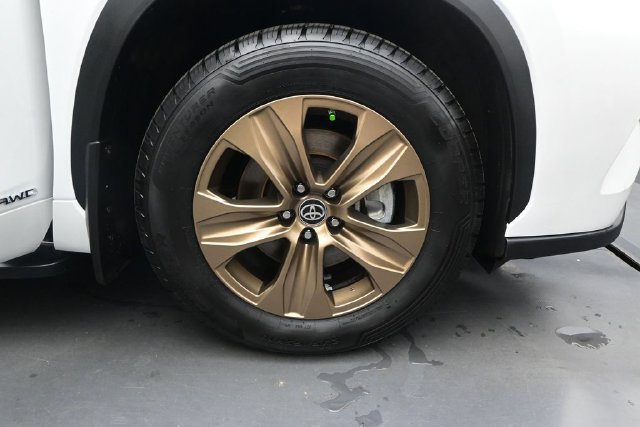 Used 2023 Toyota Highlander Bronze Edition AWD/4WD image 19