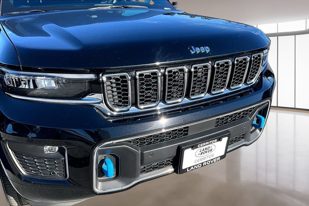 Used 2023 Jeep Grand Cherokee Overland w/ Luxury Tech Group IV AWD/4WD image 31