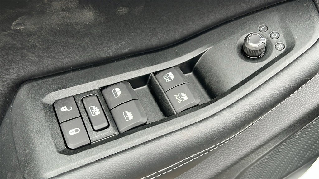 New 2025 Jeep Grand Cherokee L Altitude image 11