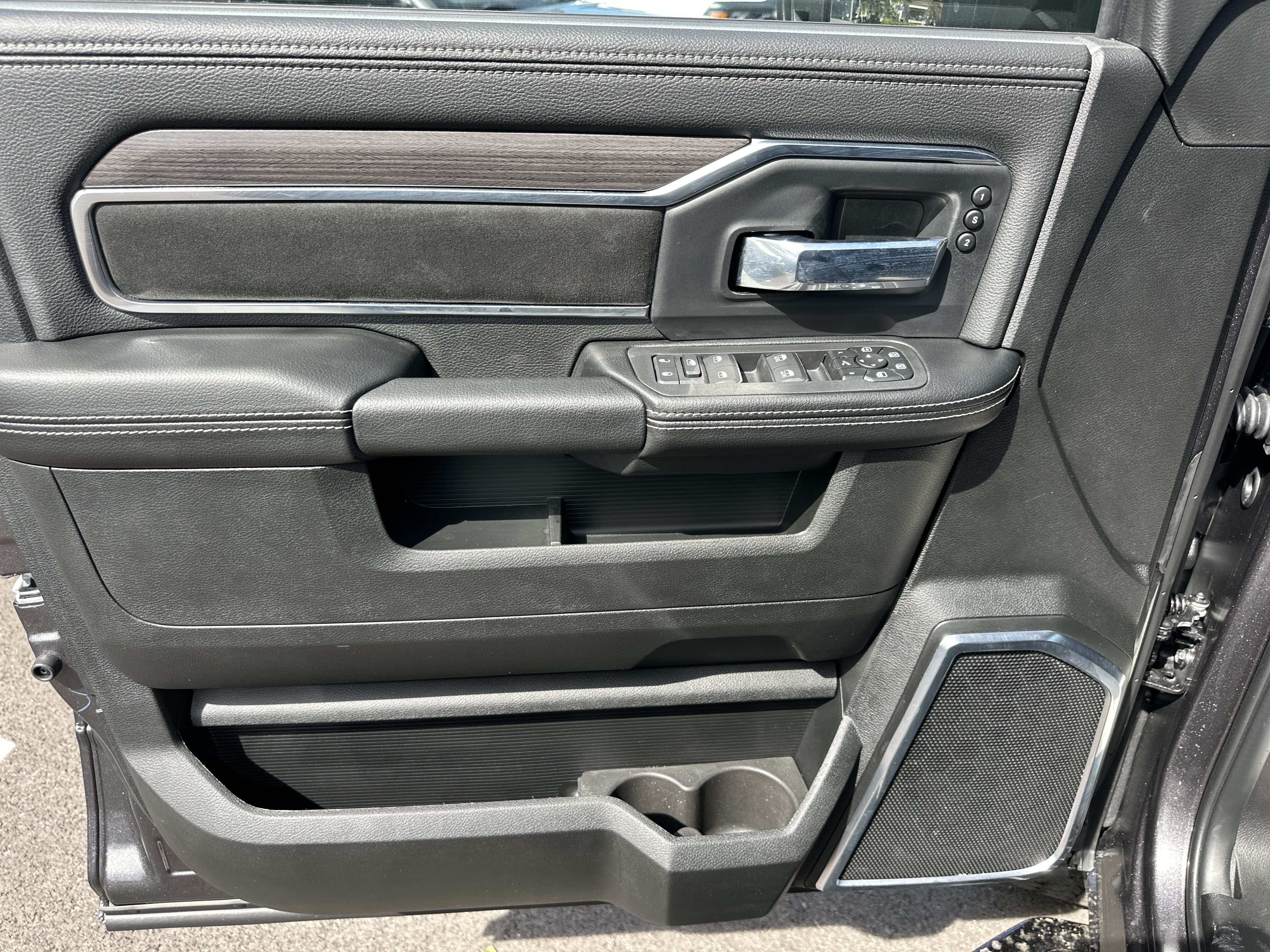 New 2027 RAM 2500 Laramie AWD/4WD image 29