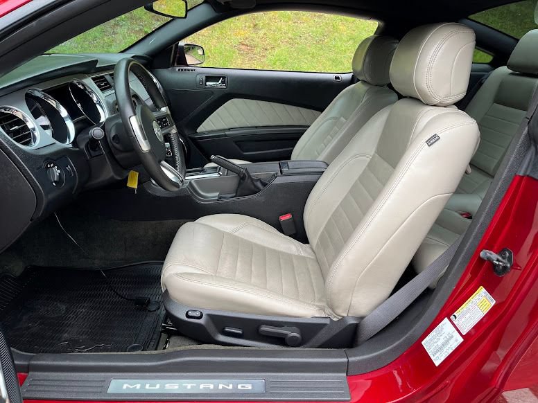 Used 2014 Ford Mustang GT Premium RWD image 8