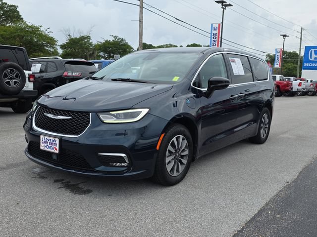 Used 2024 Chrysler Pacifica Limited FWD image 8