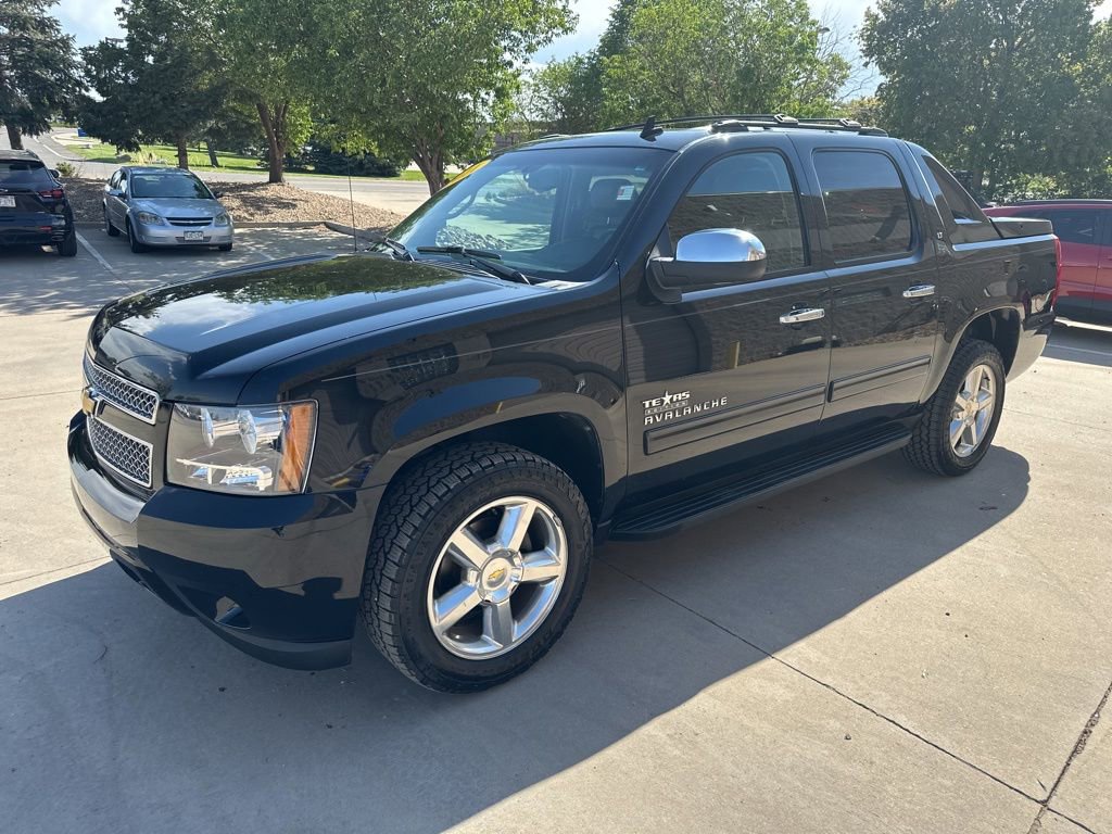 Used 2011 Chevrolet Avalanche LT w/ Texas Edition RWD image 27