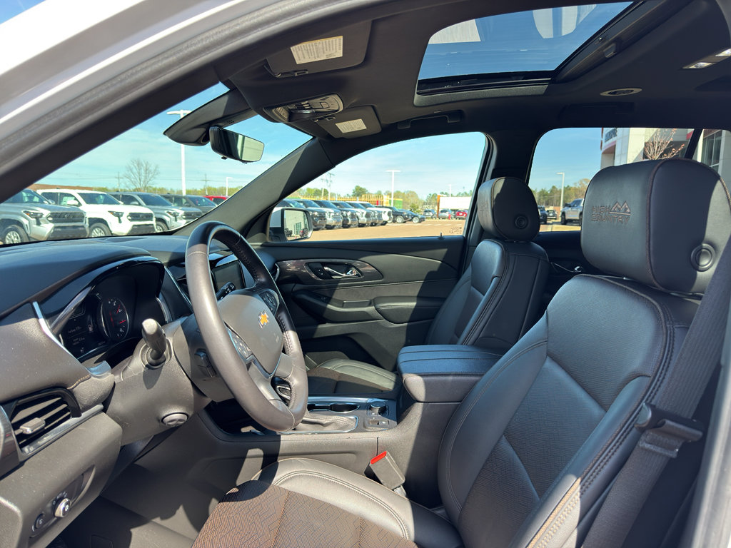 Used 2022 Chevrolet Traverse High Country image 11
