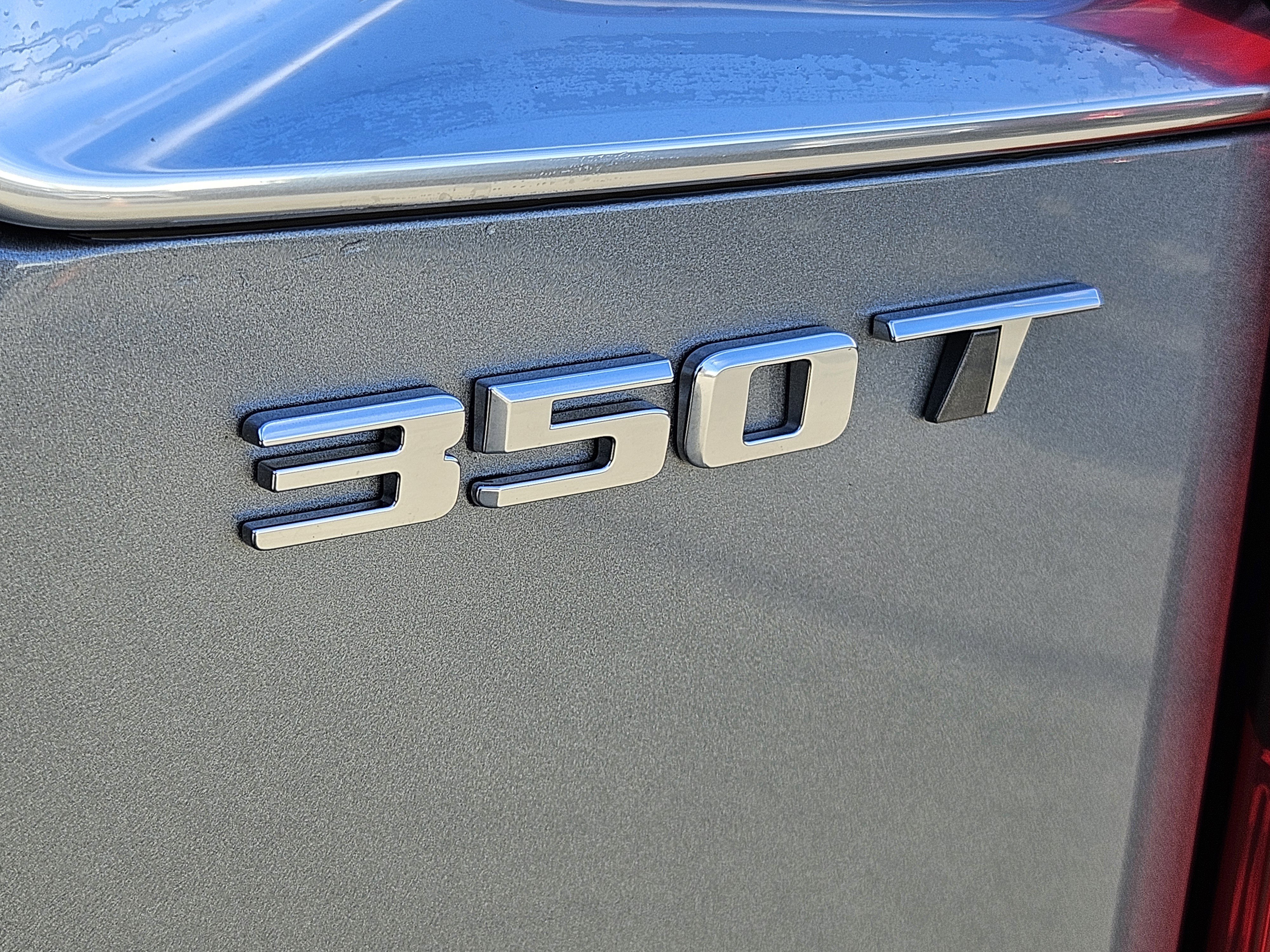 New 2025 Cadillac XT6 Luxury image 11