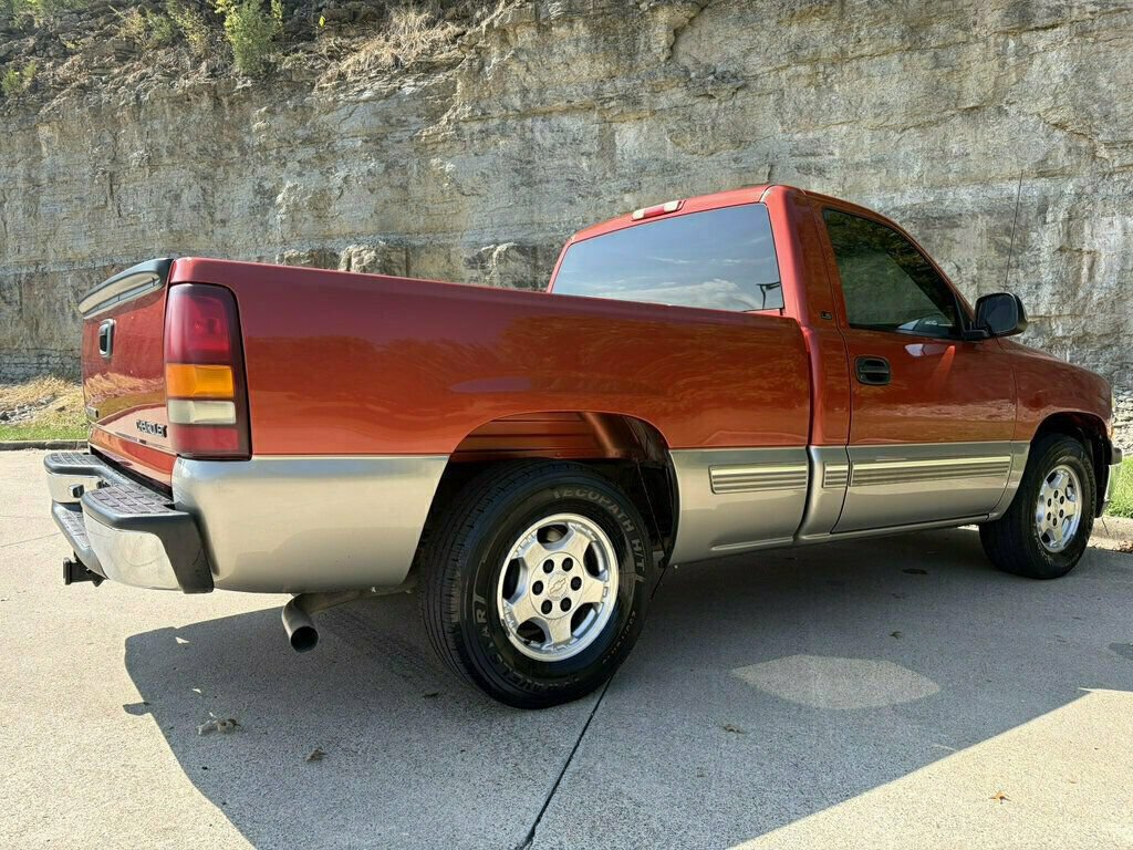 Used 2001 Chevrolet Silverado 1500 LS w/ Firm Ride Suspension Pkg RWD image 9
