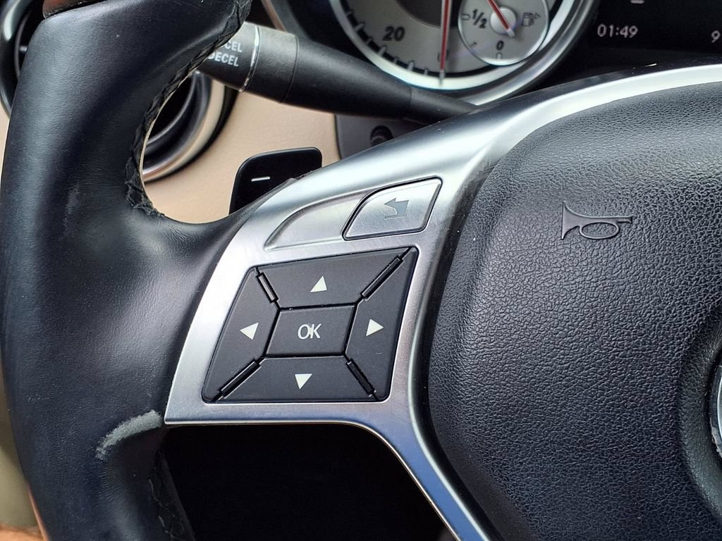 Used 2012 Mercedes-Benz SLK 350 image 31