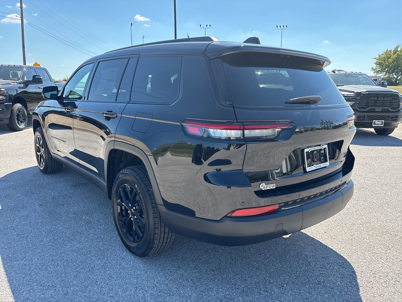 New 2025 Jeep Grand Cherokee L Altitude image 3