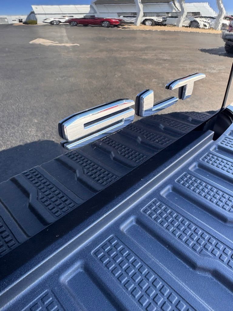 Used 2025 GMC Sierra 1500 SLT image 10