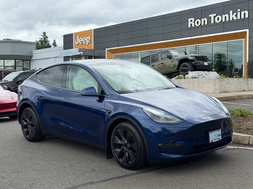 Used 2025 Tesla Model Y Long Range AWD/4WD image 2