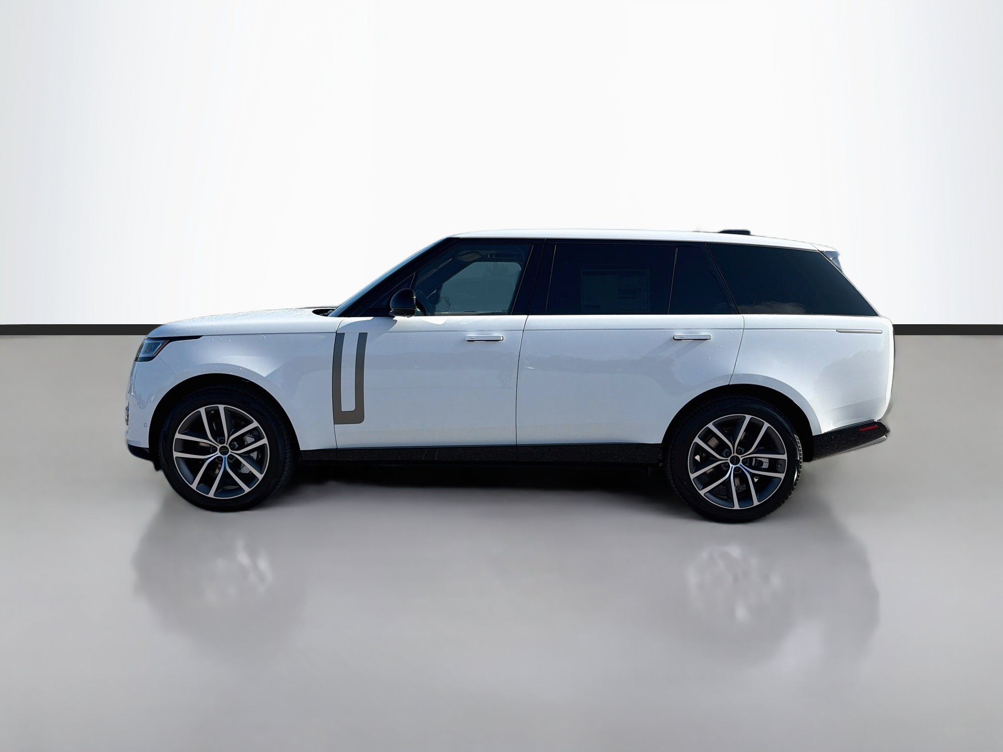 New 2026 Land Rover Range Rover Long Wheelbase SE AWD/4WD image 2