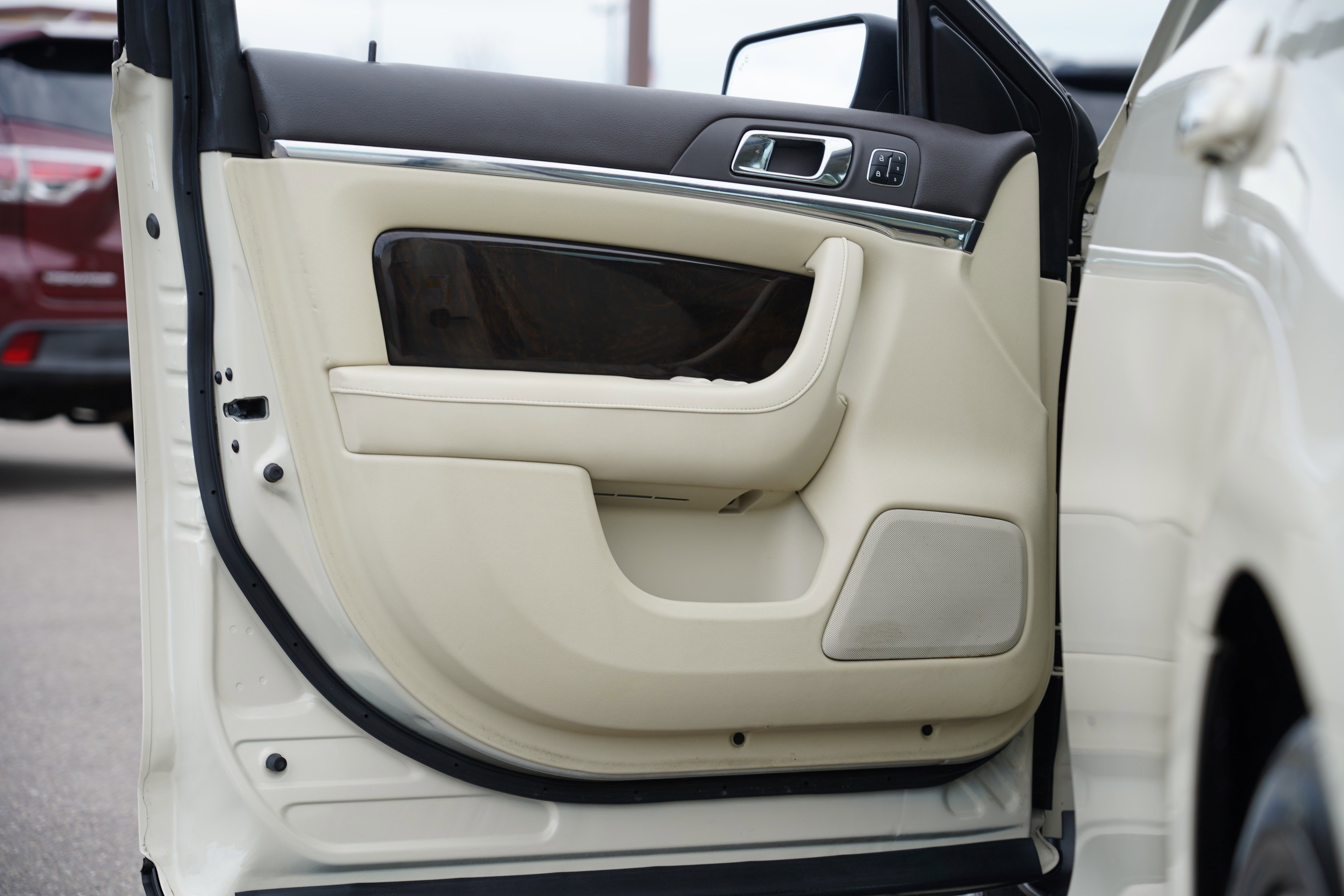 Used 2014 Lincoln MKS AWD w/ Equipment Group 101A image 13