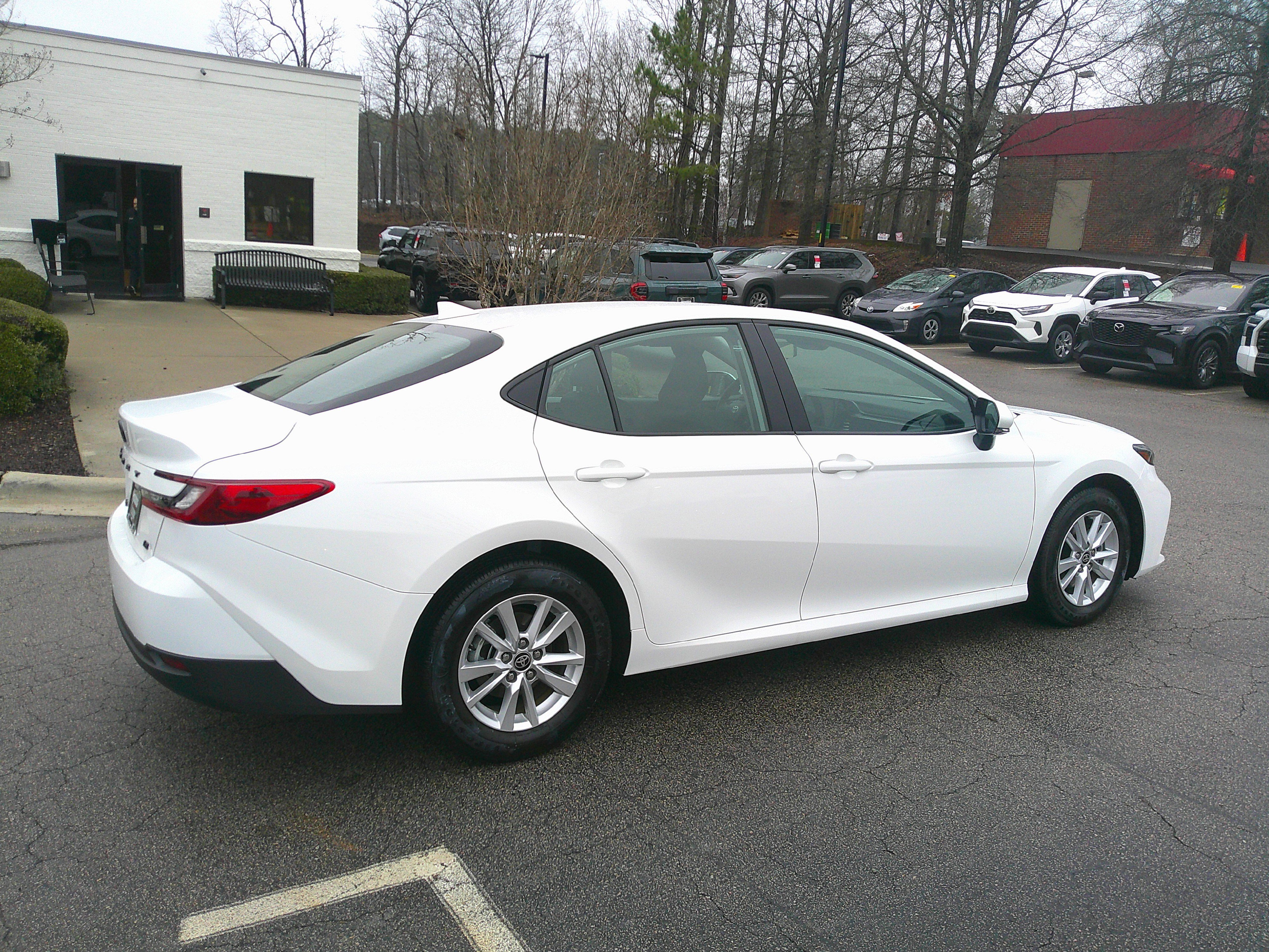 Used 2025 Toyota Camry LE image 13