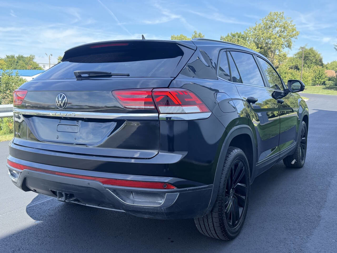 Used 2022 Volkswagen Atlas Cross Sport SE image 5