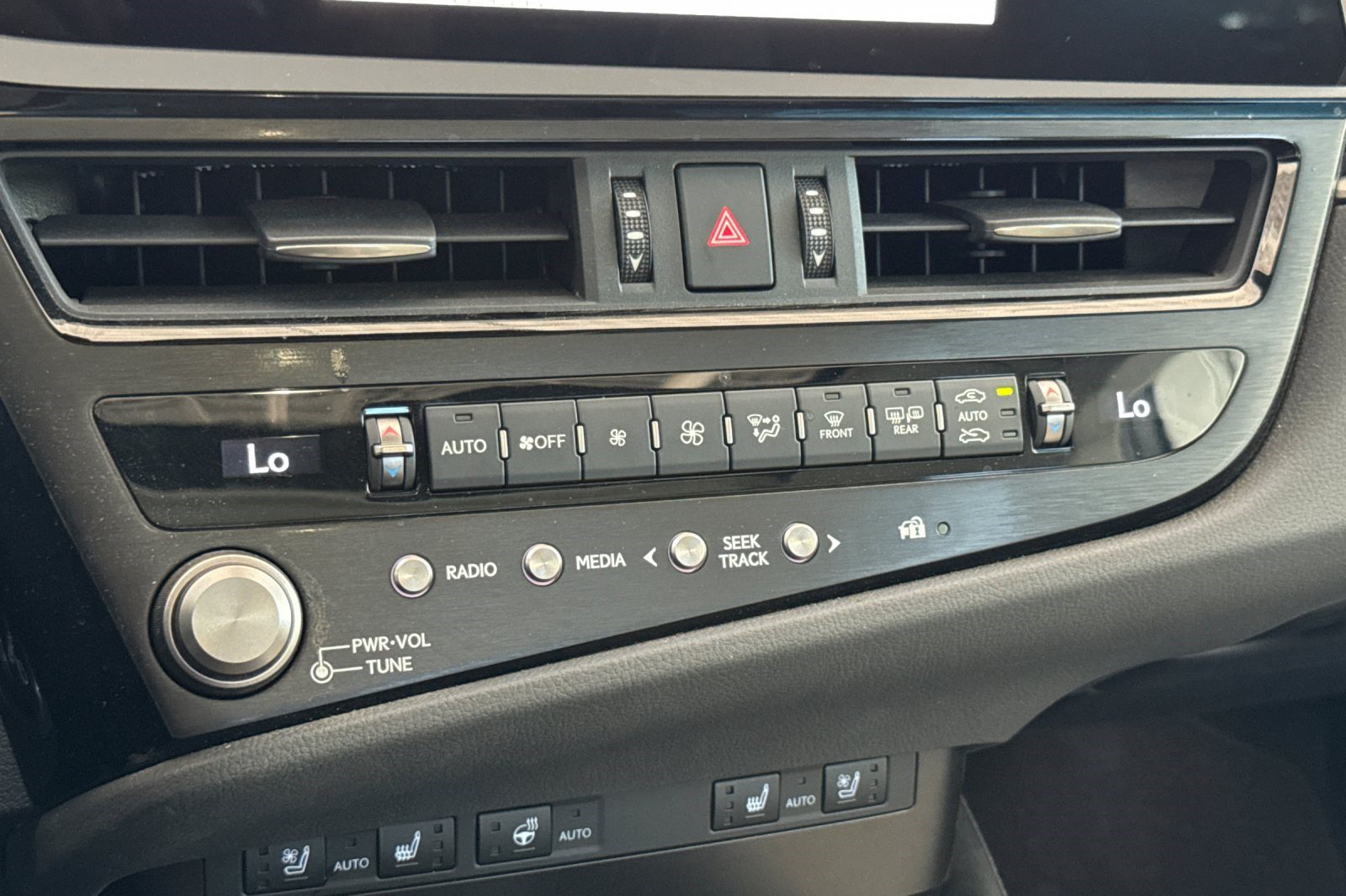 Certified 2023 Lexus ES 300h w/ Premium Package FWD image 25