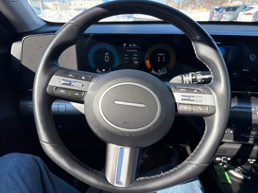 Certified 2025 Hyundai Kona SEL image 15