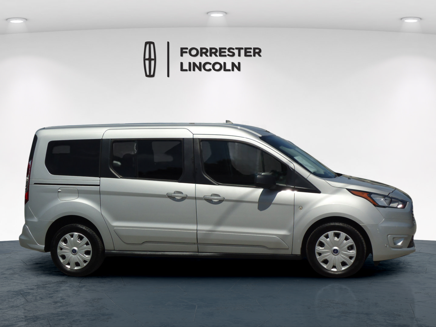 Used 2021 Ford Transit Connect XLT FWD image 2