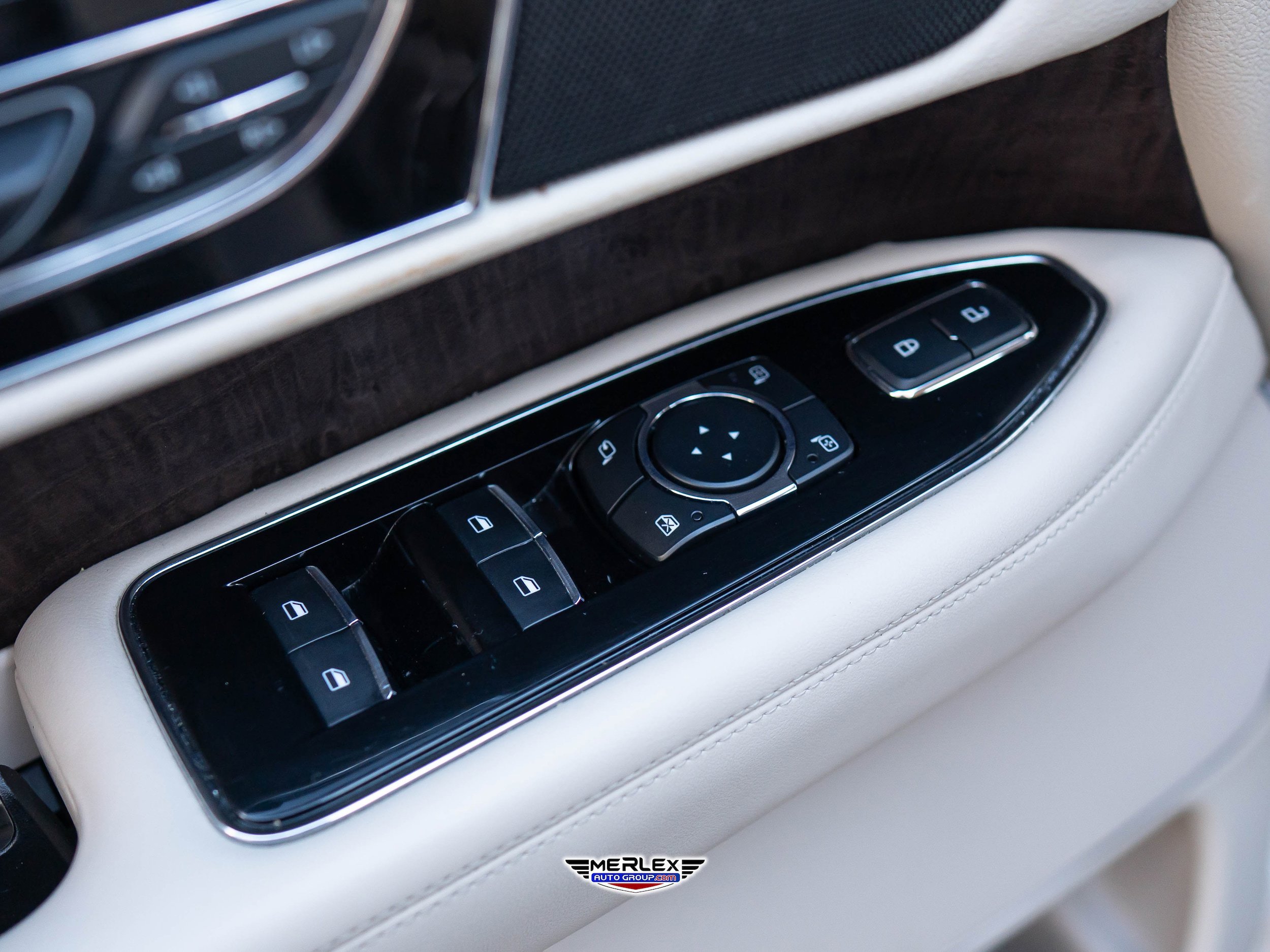 Used 2018 Lincoln Navigator Select w/ Technology Package image 43