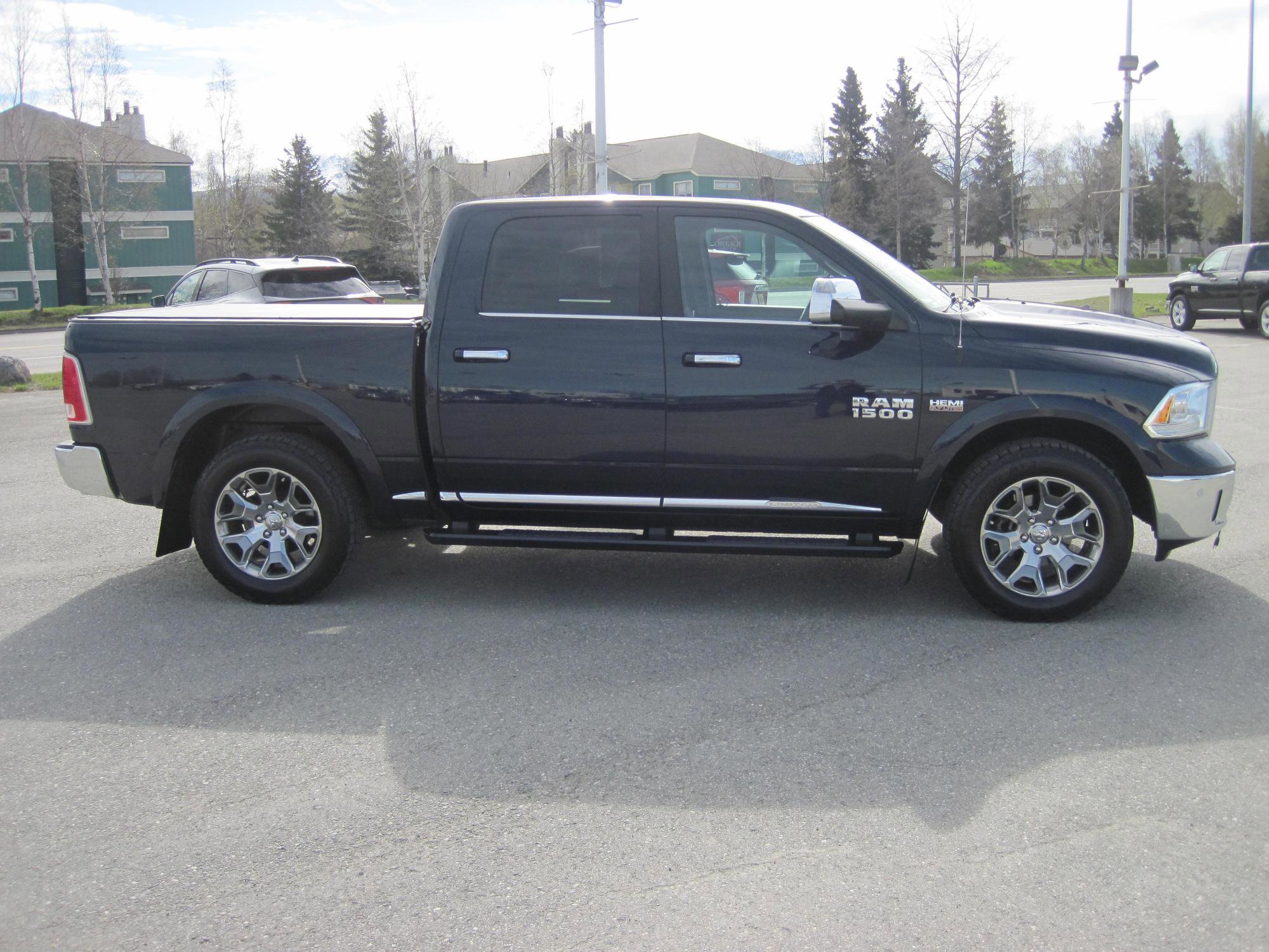 Used 2017 RAM 1500 Limited AWD/4WD image 2