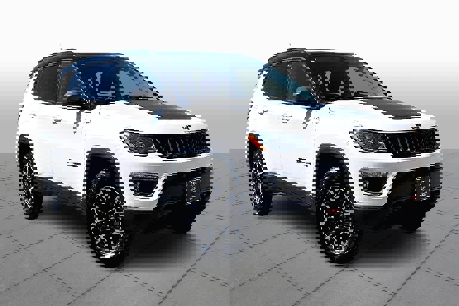 Used 2019 Jeep Compass Trailhawk w/ Leather Interior Group image 3