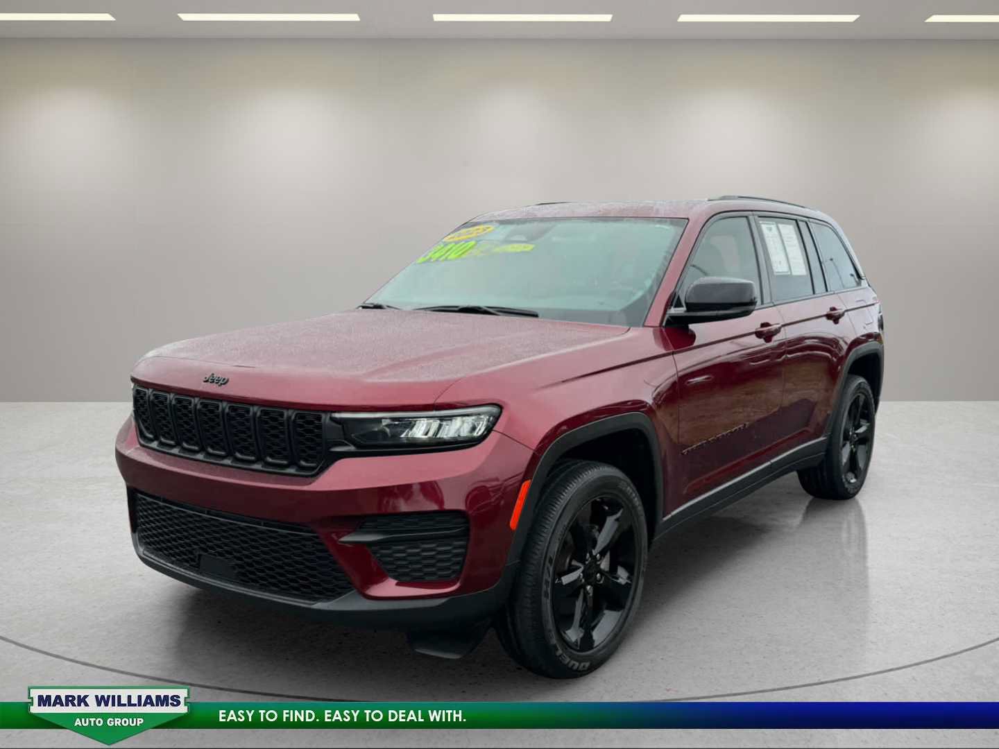 Used 2023 Jeep Grand Cherokee Altitude AWD/4WD image 4