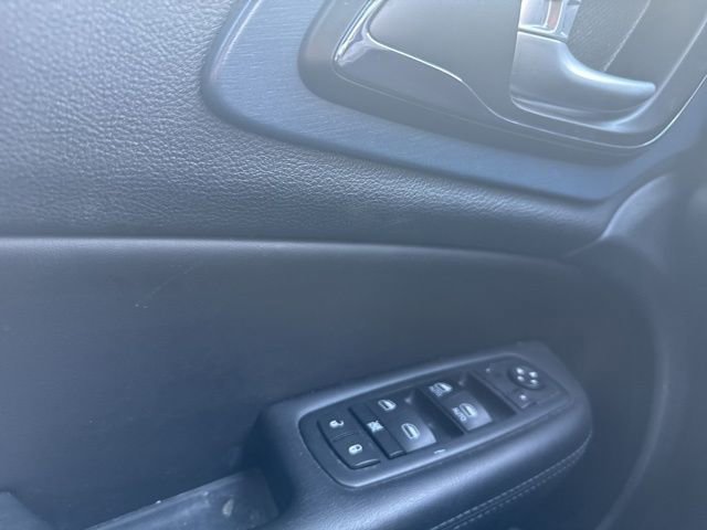 Used 2015 Chrysler 200 S w/ Comfort Group image 11