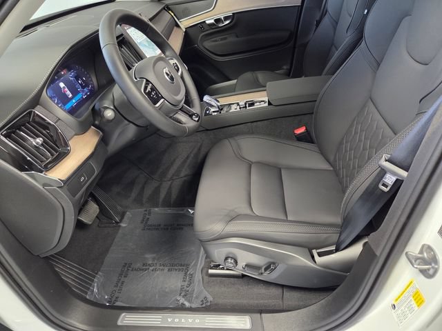 New 2026 Volvo XC90 B5 Plus w/ Protection Package Premier AWD/4WD image 10