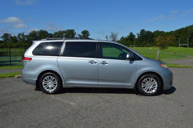 Used 2011 Toyota Sienna XLE w/ XLE Navigation Pkg FWD image 62
