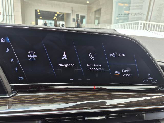 Used 2022 Cadillac Escalade Premium Luxury w/ Performance Package AWD/4WD image 21