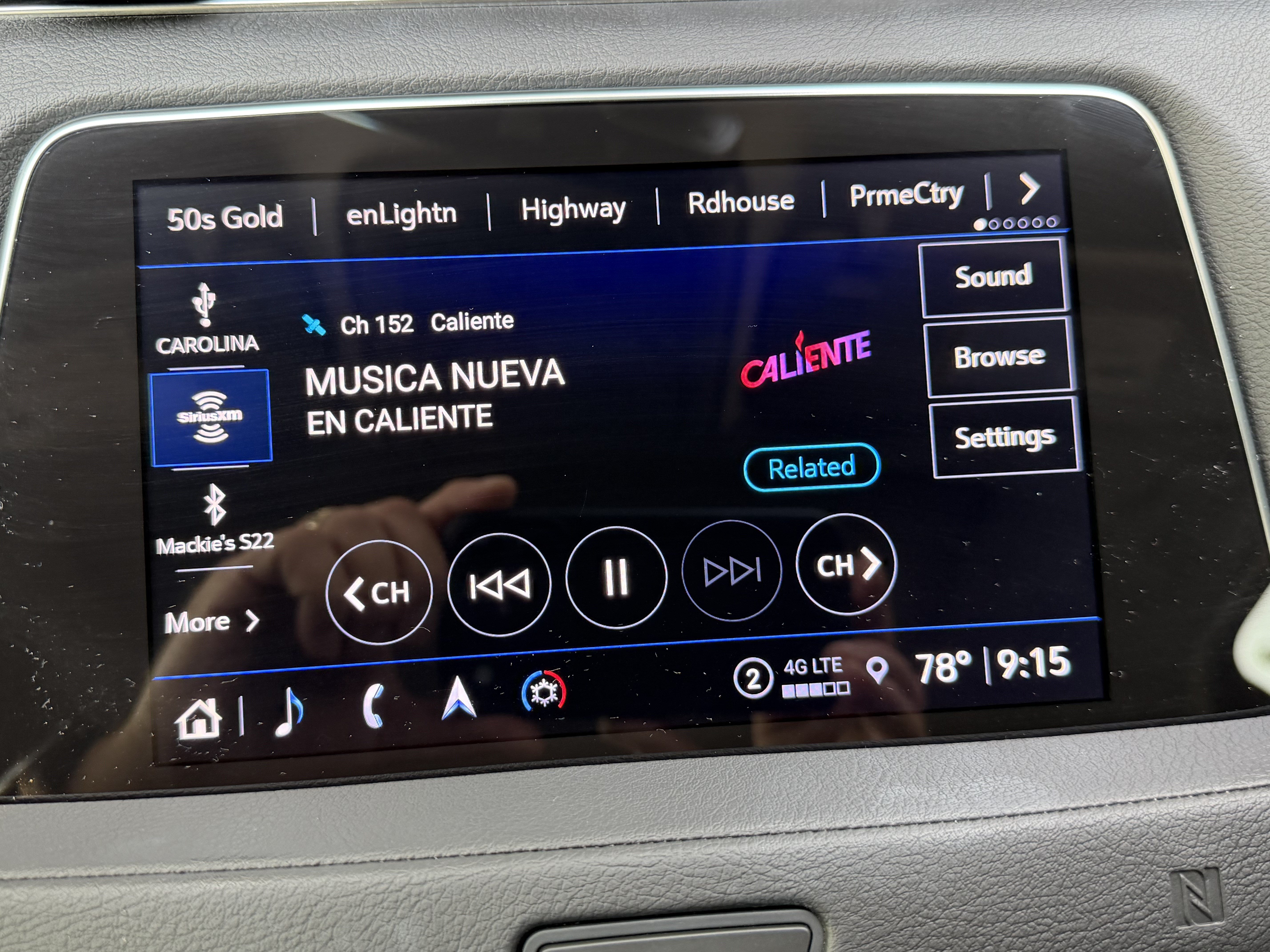 Used 2021 Cadillac XT4 Premium Luxury FWD image 23